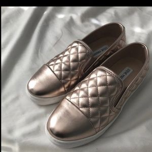 Steve Madden rose gold slip on quilted loafers